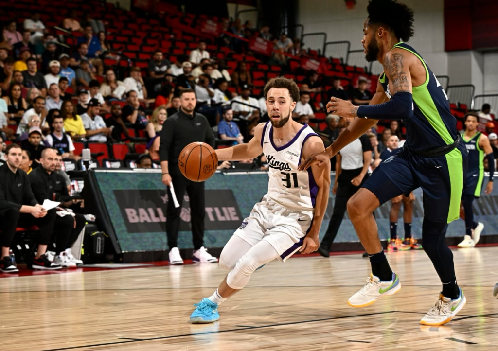 Jordan Ford drives down the lane against the Timberwolves in Summer League