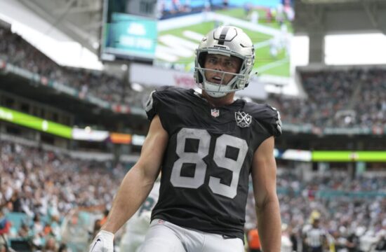 NFL: NOV 17 Raiders at Dolphins